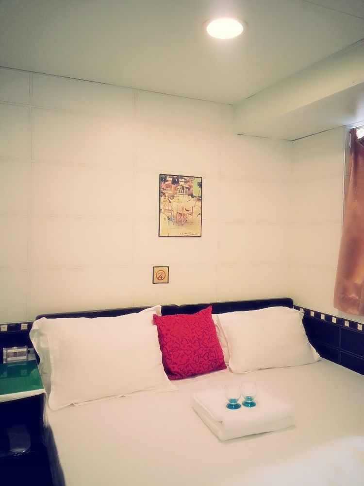 Happy Bee Hostel Гонконг Экстерьер фото