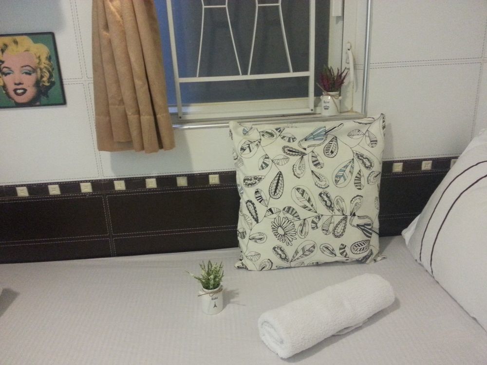 Happy Bee Hostel Гонконг Экстерьер фото